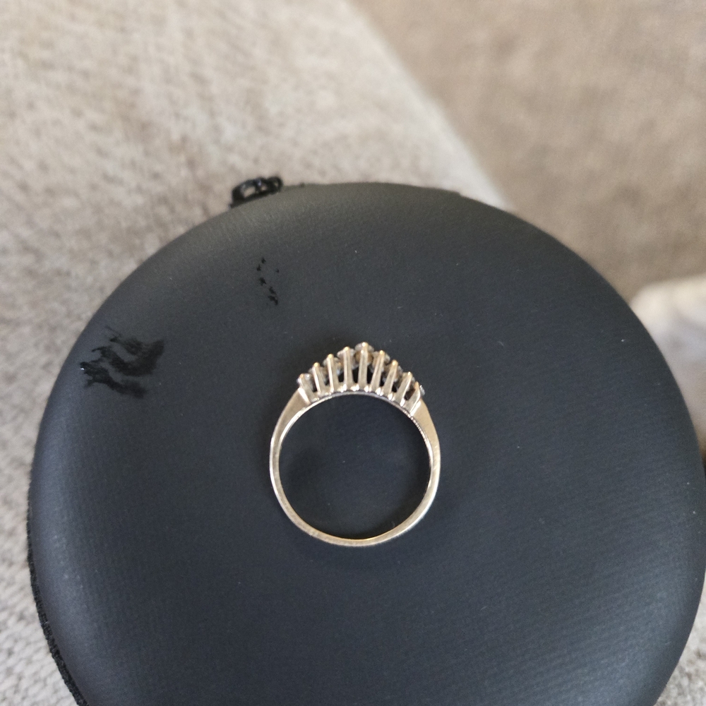 Beautiful Diamond Ring, 14k gold, size 6. Too Big for Me.